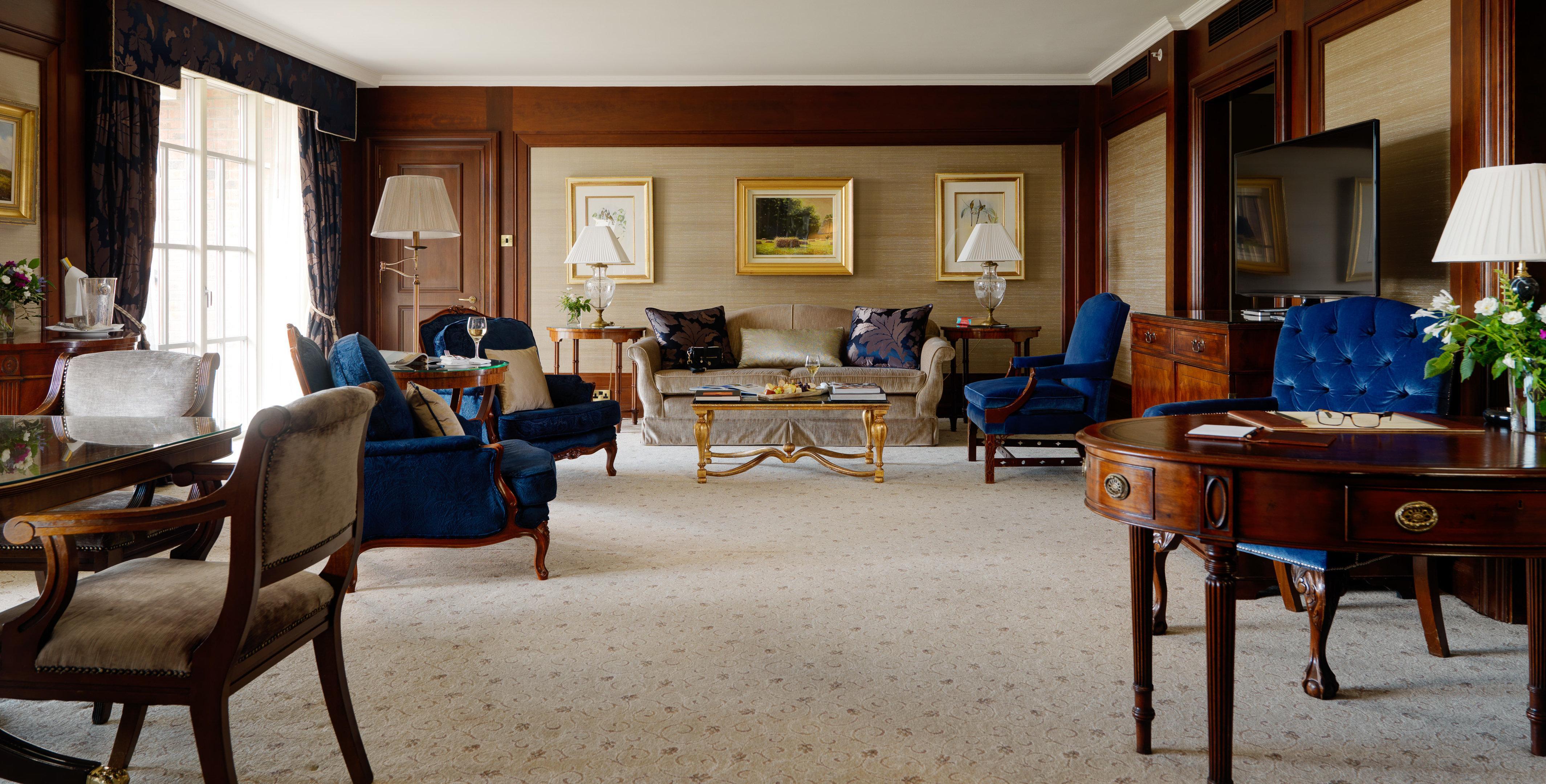 Intercontinental Dublin By Ihg Hotel Kültér fotó The living room of a suite at the Ritz-Carlton, London