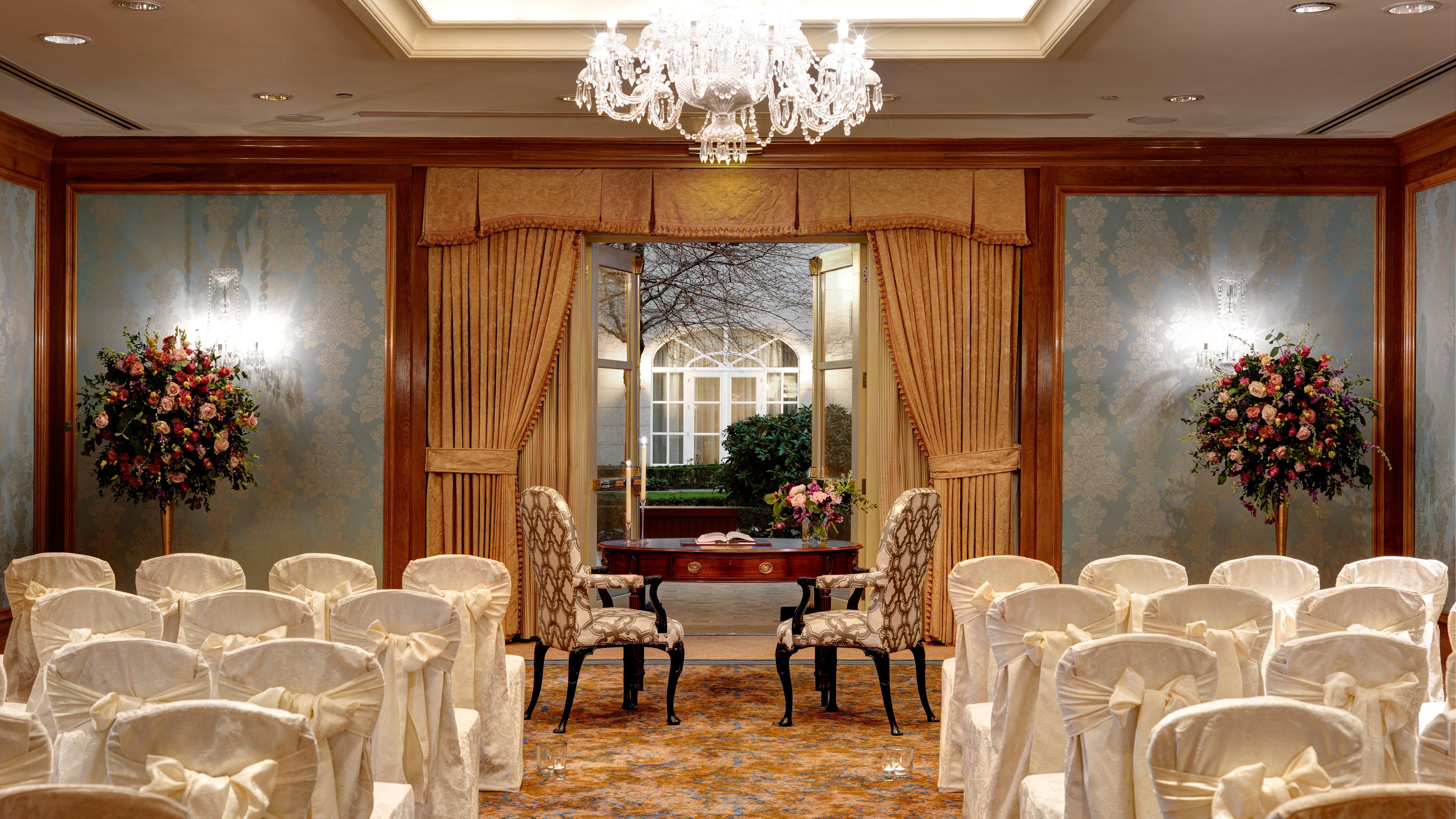 Intercontinental Dublin By Ihg Hotel Kültér fotó The hotel's ballroom