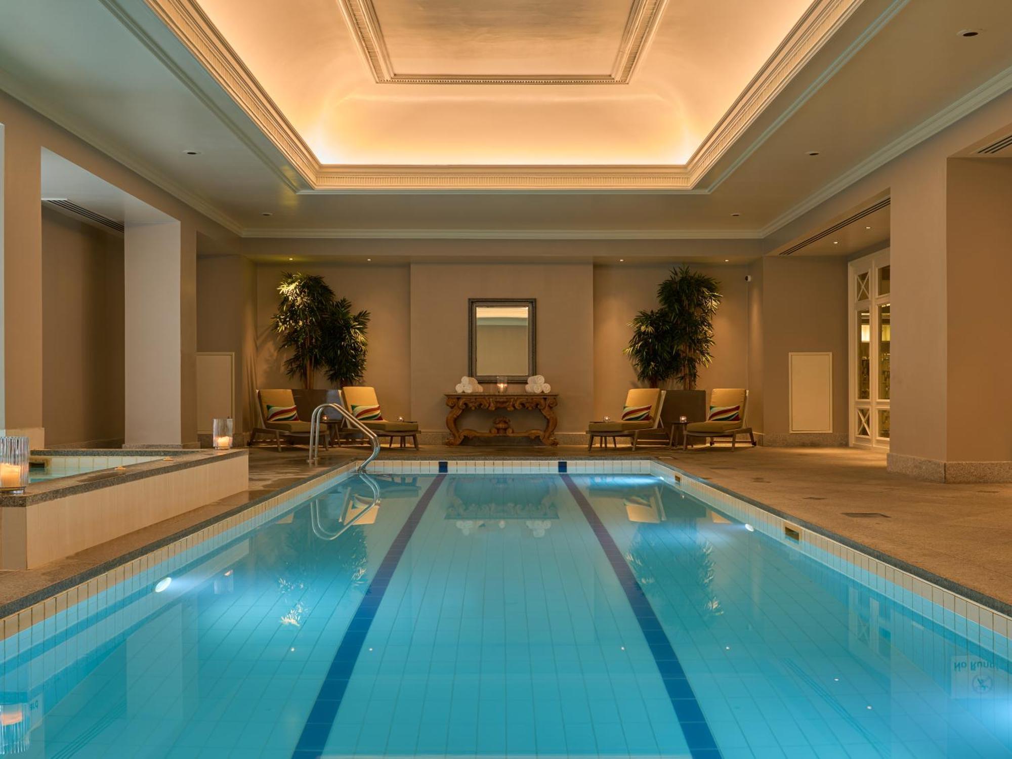 Intercontinental Dublin By Ihg Hotel Kültér fotó The pool at the Four Seasons Hotel, London