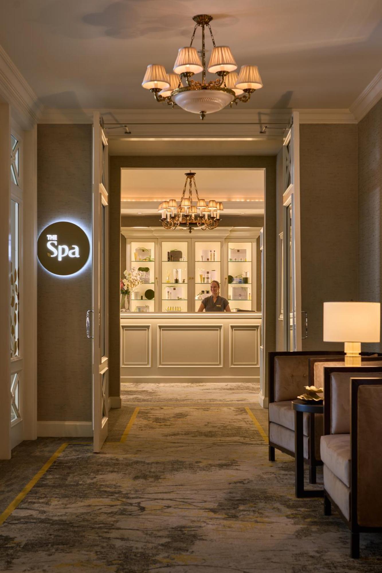 Intercontinental Dublin By Ihg Hotel Kültér fotó Spa at The Ritz-Carlton, Hong Kong